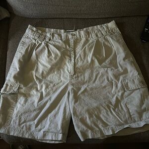 Men’s khaki shorts